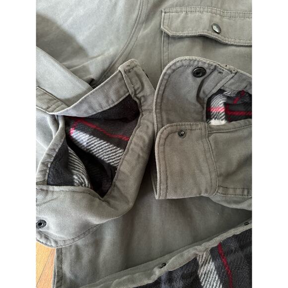 The American Outdoorsman Men's gray & plaid Fleece Lined Shirt size large - Picture 10 of 16
